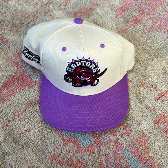 Mens Mitchell & Ness NBA Toronto Raptors Basketball Fited Hat Snap Back Cap - Picture 1 of 5